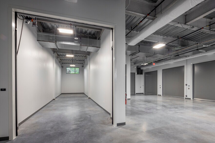 More Photos Of 4229 N FM 620 Hwy, Austin Showroom For Sale