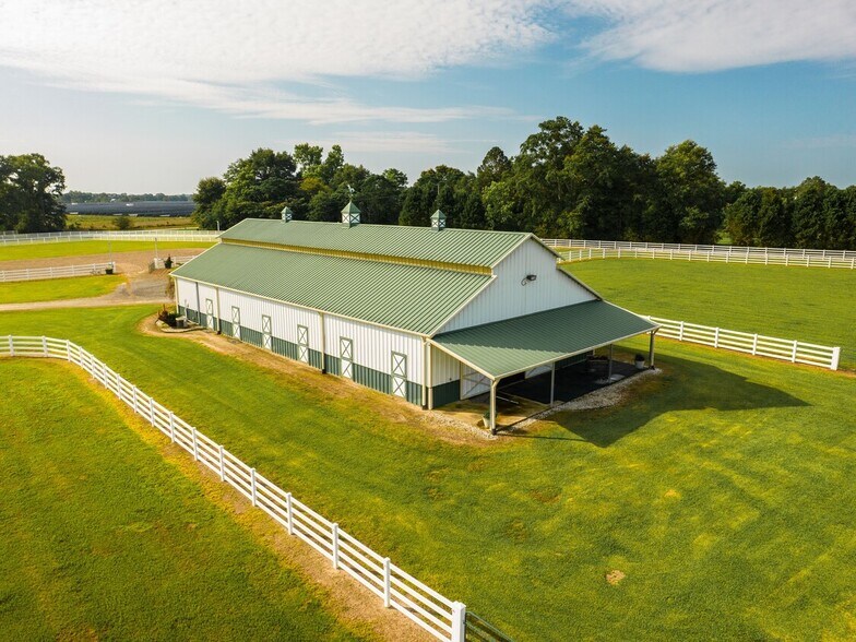 More Photos Of 5676 State Highway 2 W, Defuniak Springs Horse Stables For Sale