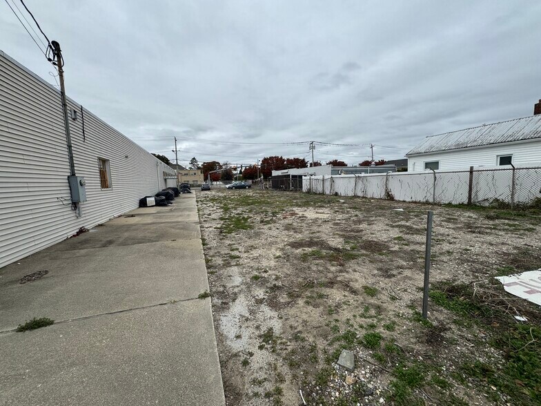 More Photos Of 605 W Montauk Hwy, Lindenhurst Land For Lease