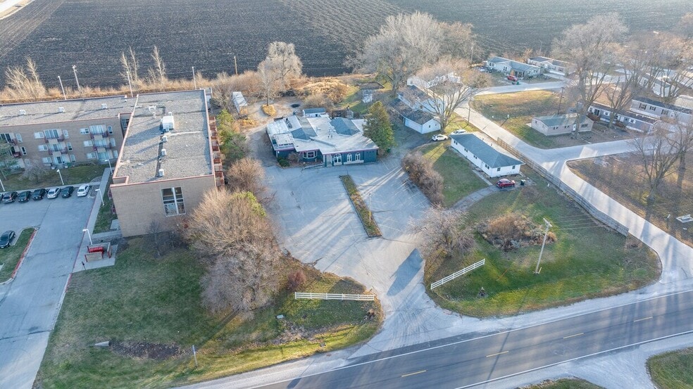 Primary Photo Of 6008 W Lincoln Way, Ames Restaurant For Sale