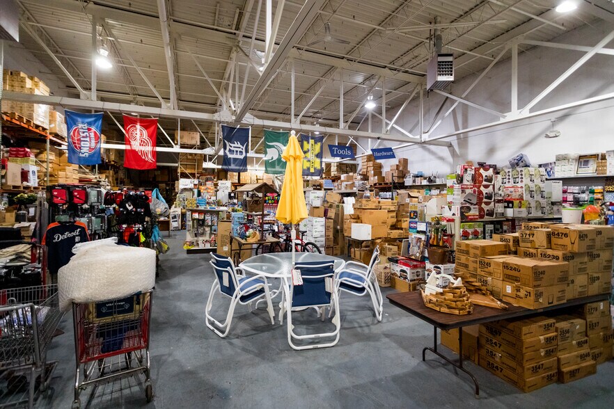 More Photos Of 23100-23300 Coolidge Hwy, Oak Park Freestanding For Sale