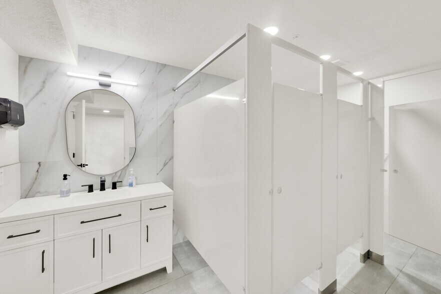 More Photos Of 10885 S State St, Sandy Medical For Sale