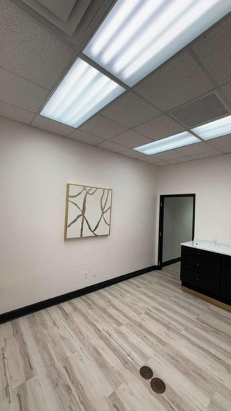 More Photos Of 608 S Tampania Ave, Tampa Medical For Lease