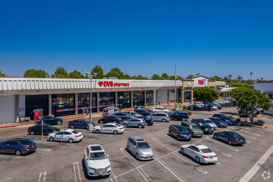 More Photos Of 3000-3130 S Sepulveda Blvd, Los Angeles Unknown For Lease