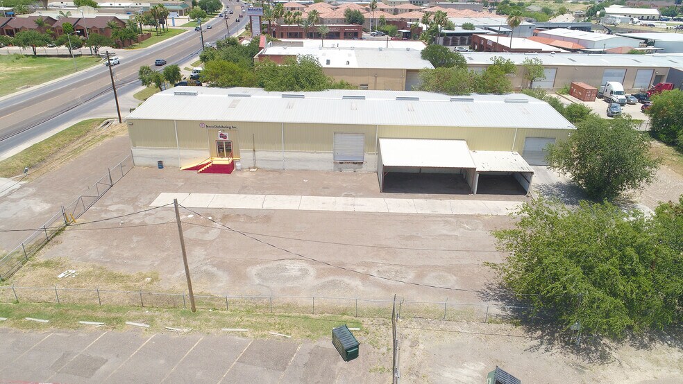 More Photos Of 6301 Mcpherson Rd, Laredo Distribution For Sale