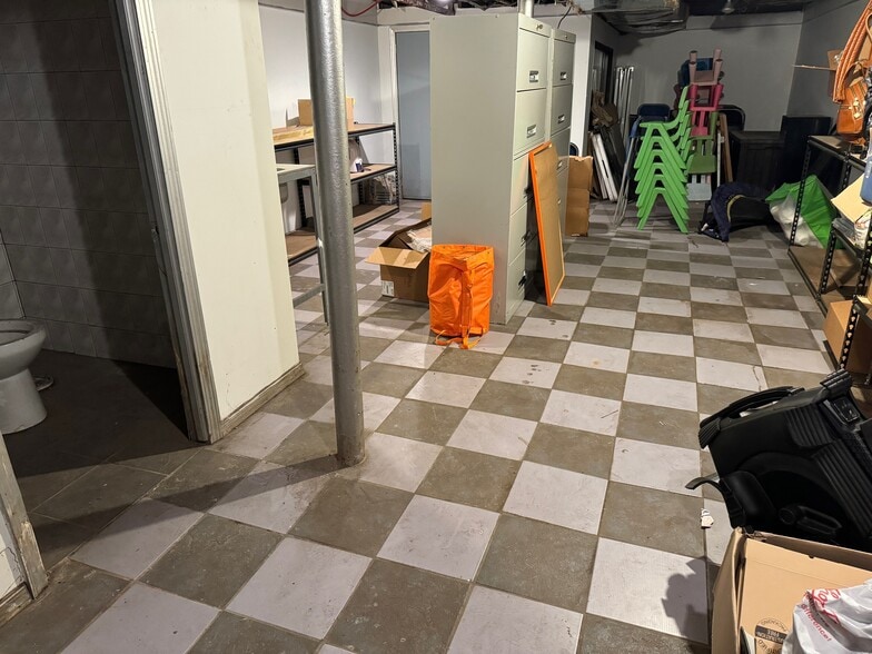 More Photos Of 8266 Austin St, Kew Gardens Storefront Retail Office For Lease