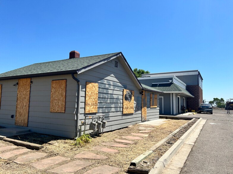 More Photos Of 6838 Lowell Blvd, Denver Warehouse For Sale