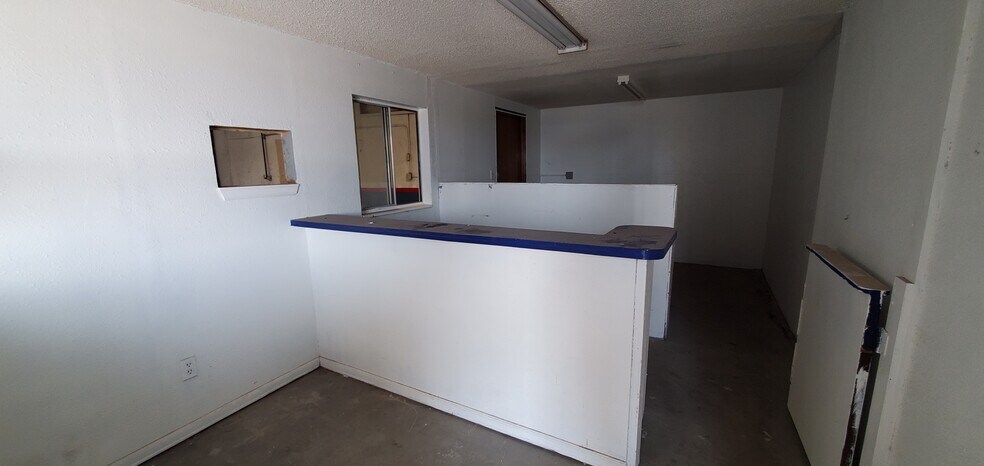 More Photos Of 8322 Alameda Ave, El Paso Auto Repair For Lease