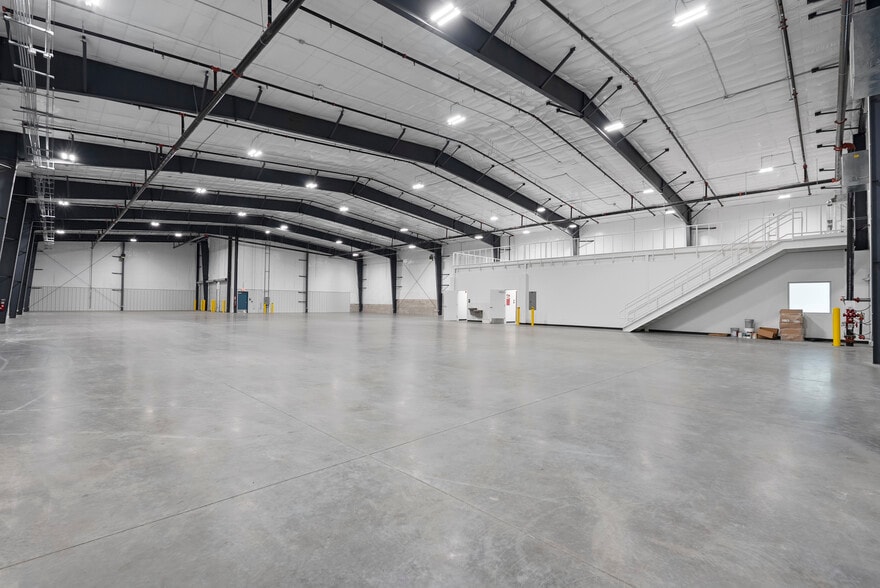 More Photos Of 6620 Stuart Ave, Jacksonville Warehouse For Lease