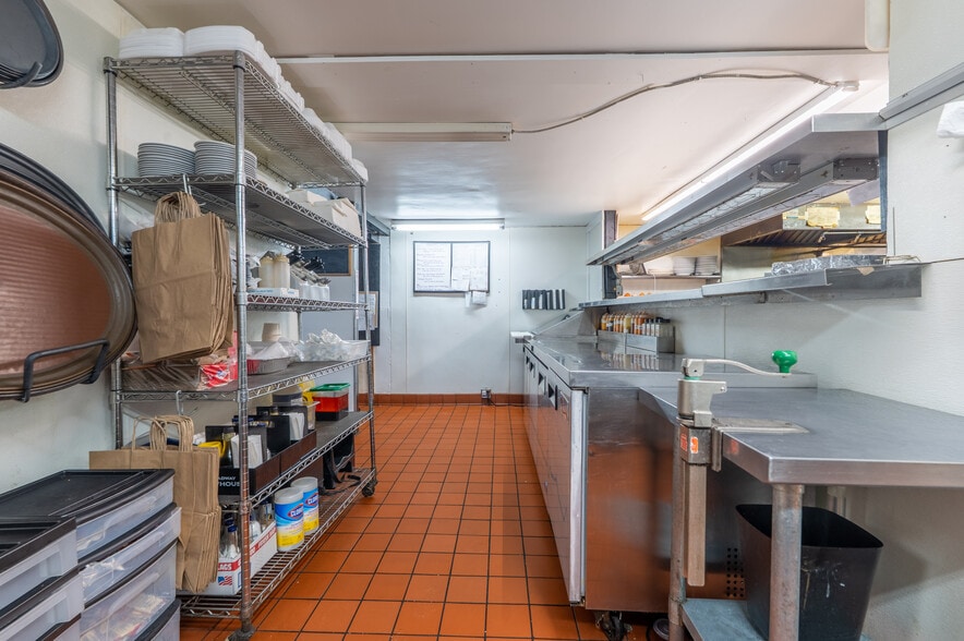 More Photos Of 127 S Broadway St, New Philadelphia Storefront Retail Office For Sale