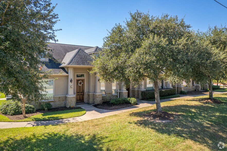 Primary Photo Of 11601 Spring Cypress Rd, Tomball Office For Sale