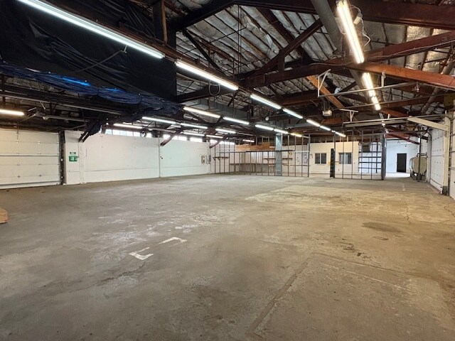More Photos Of 1 Muller Ave, Norwalk Manufacturing For Lease
