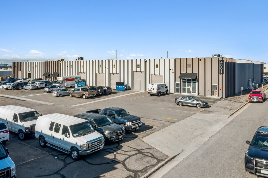 More Photos Of 4001 Holly St, Denver Warehouse For Sale