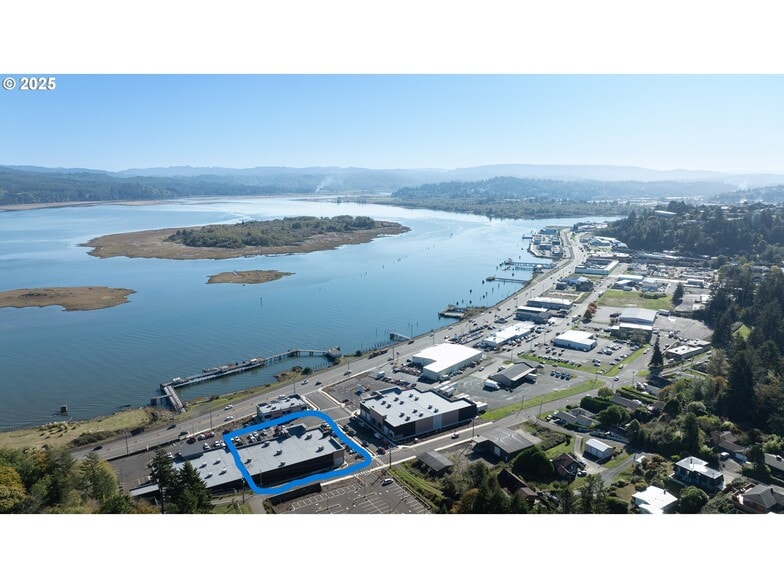 More Photos Of 1236 Teakwood Ave, Coos Bay Health Club For Sale