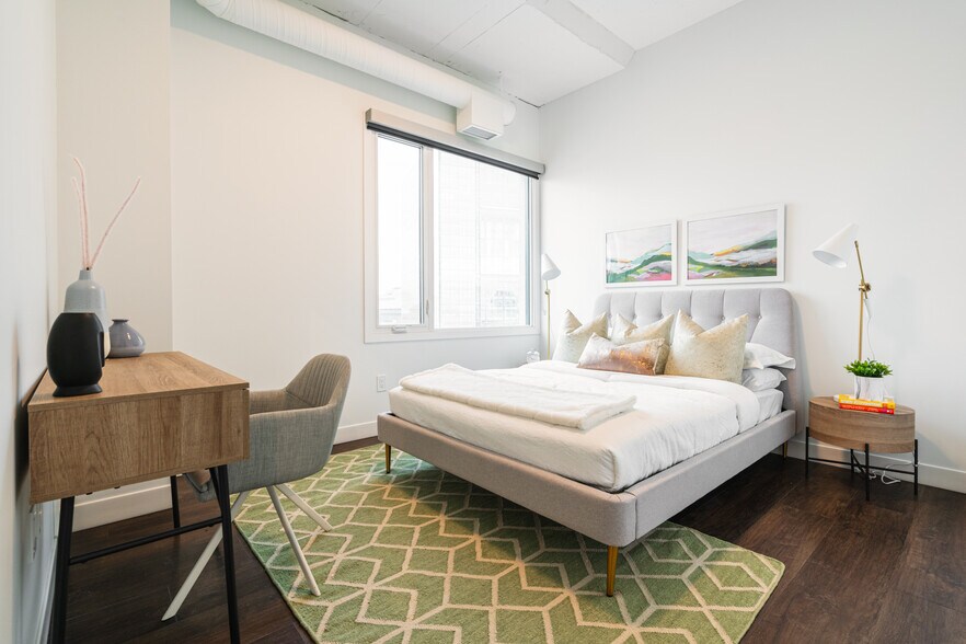 More Photos Of 233 Kennedy St, Winnipeg Apartments For Lease