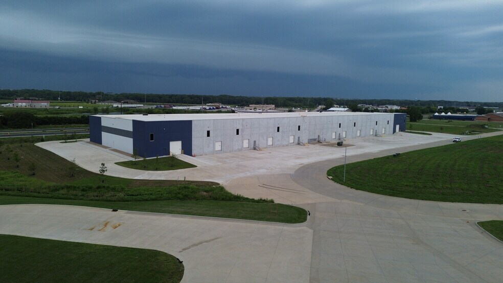 More Photos Of 3460 Marnie Ave, Waterloo Manufacturing For Lease