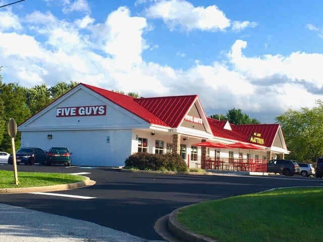 Primary Photo Of 505 E Ridgeville Blvd, Mount Airy General Retail For Lease