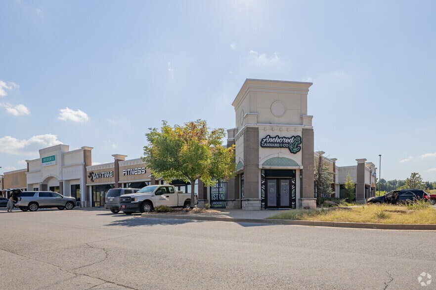 Primary Photo Of 1700-1726 S Division St, Guthrie General Retail For Lease