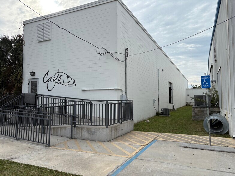More Photos Of 3250 44th Ave N, Saint Petersburg Manufacturing For Lease