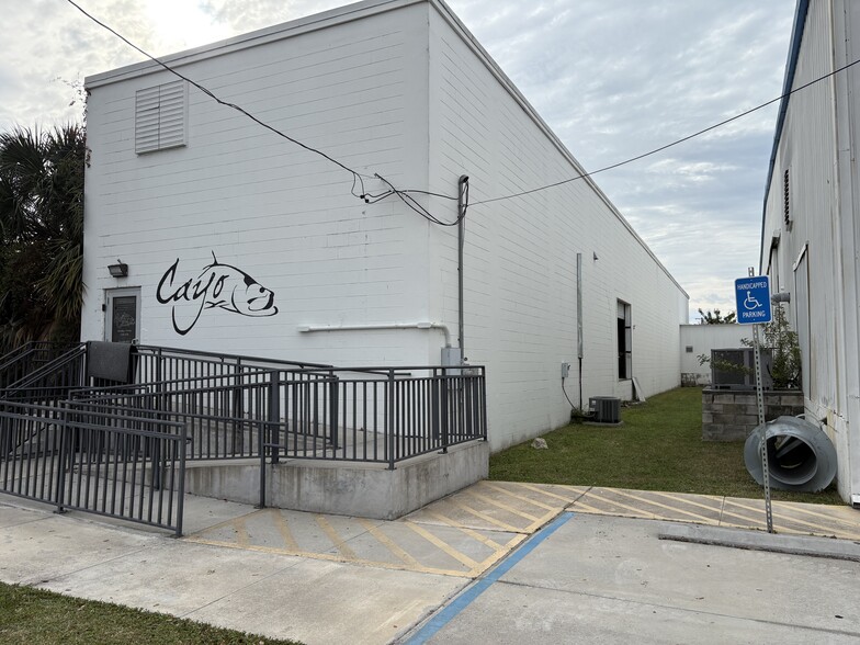 More Photos Of 3250 44th Ave N, Saint Petersburg Manufacturing For Lease