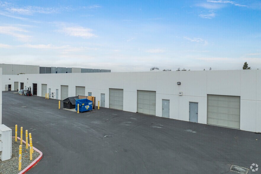 More Photos Of 23785 Cabot Blvd, Hayward Unknown For Lease