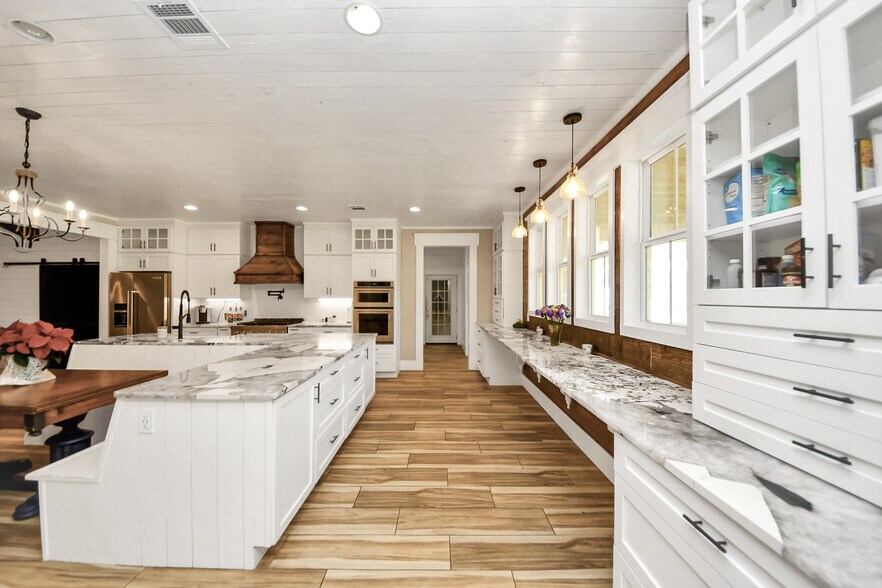 More Photos Of 17188 Highway 321, Dayton Specialty For Sale