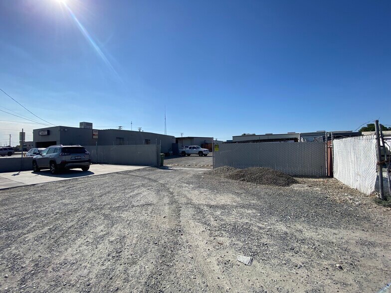 More Photos Of 1236 Woodland Ave, Modesto Warehouse For Lease