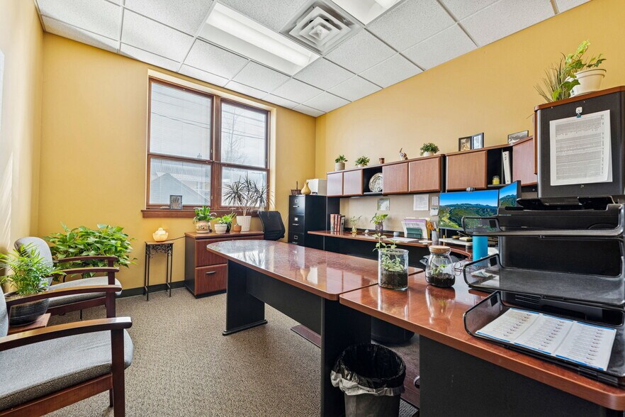 More Photos Of 1910 Main Ave, Durango Office For Sale