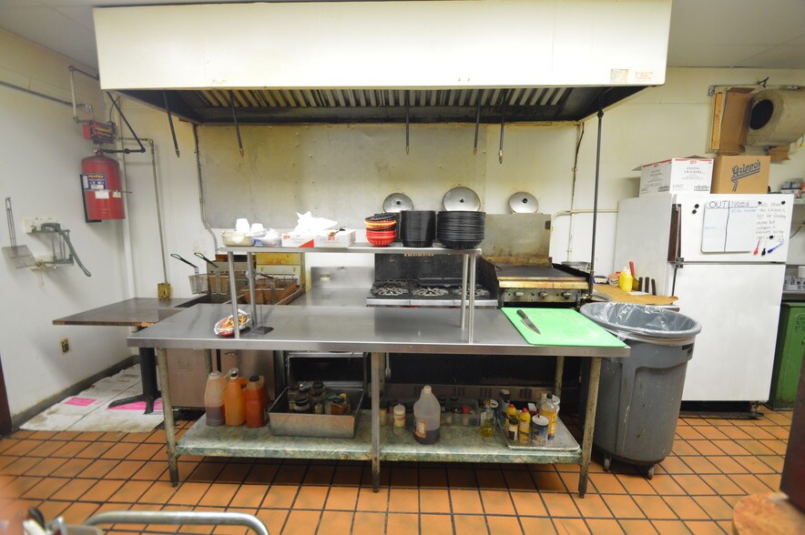 More Photos Of 10300 Market St, North Lima Bar For Sale