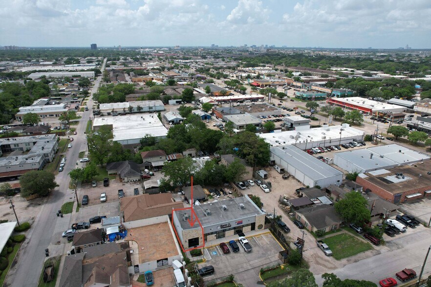 More Photos Of 6910 Chetwood Dr, Houston Medical For Lease