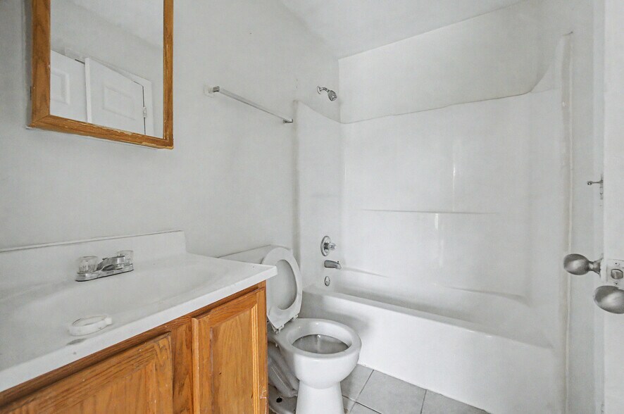 More Photos Of 6711-6817 Tara Ln, New Orleans Apartments For Sale