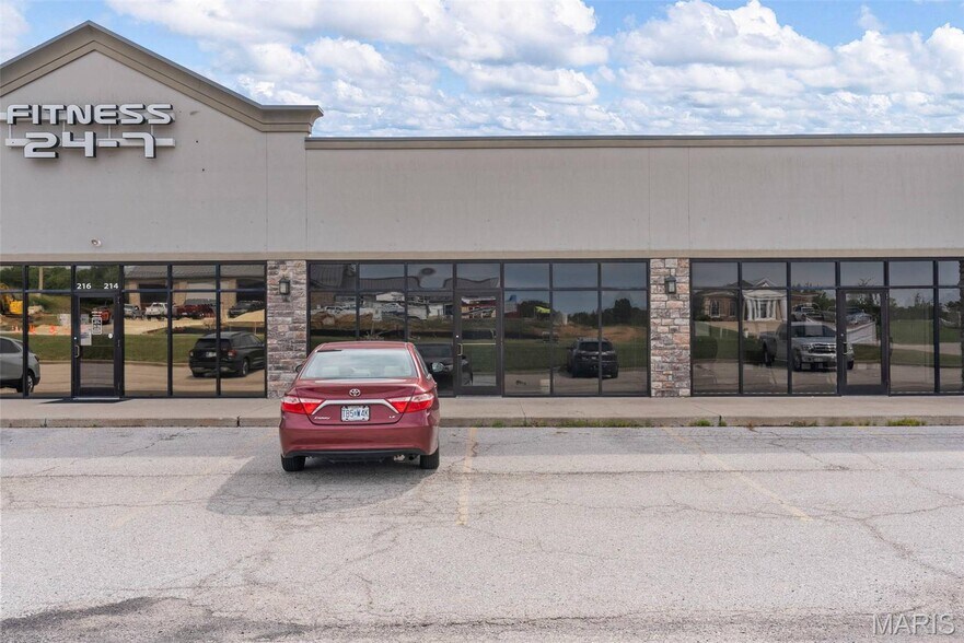 More Photos Of 212 Immanuel Ave, New Haven General Retail For Sale