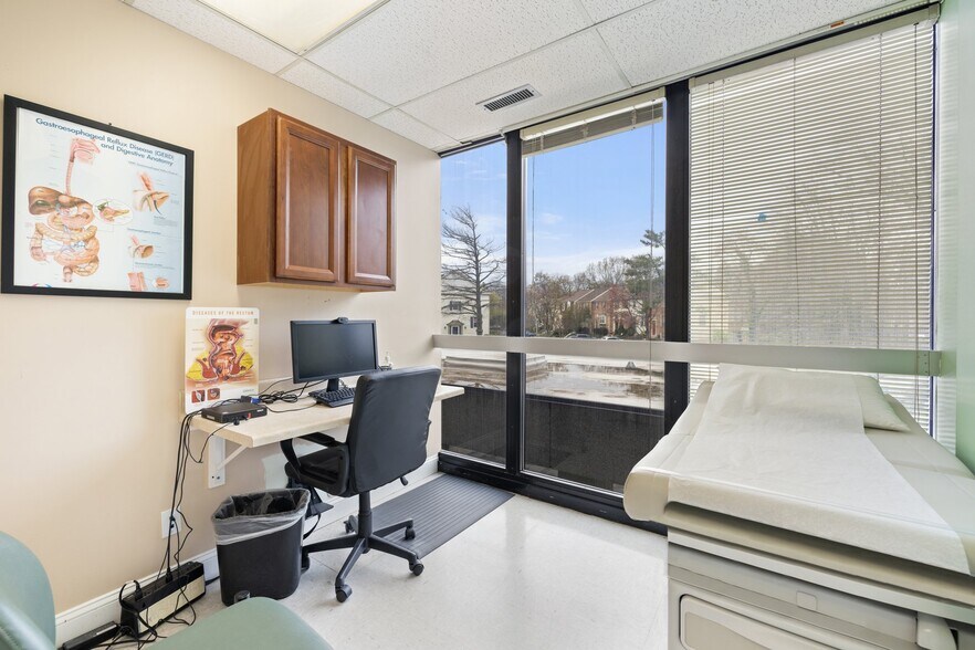More Photos Of 2616 Sherwood Hall Ln, Alexandria Medical For Sale