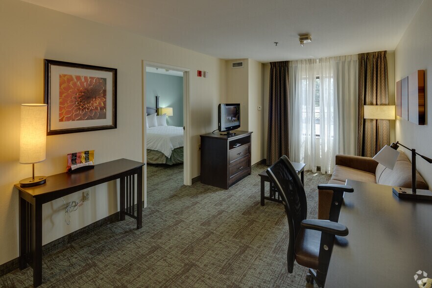 More Photos Of 300 W Romeo B Garrett Ave, Peoria Hotel For Sale