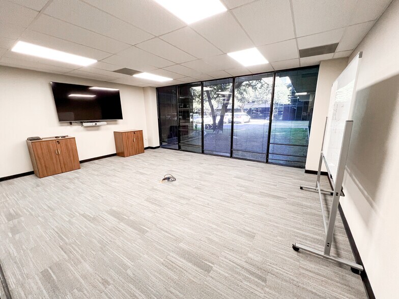 More Photos Of 3300 N A St, Midland Office For Lease
