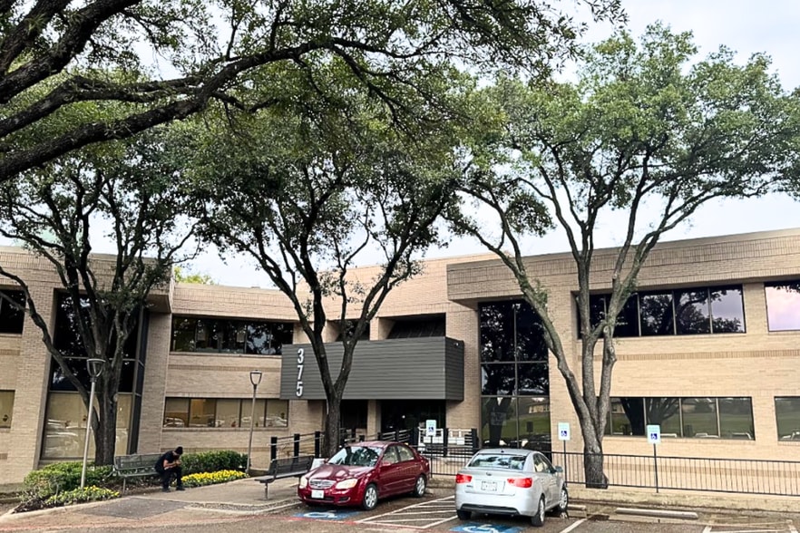 More Photos Of 375 Municipal Dr, Richardson Medical For Sale