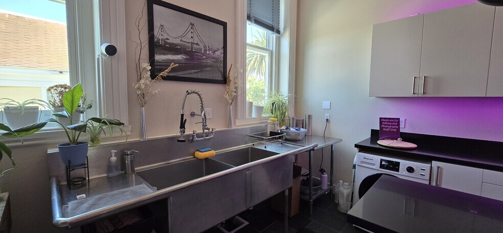More Photos Of 106 W J St, Benicia Office For Sale