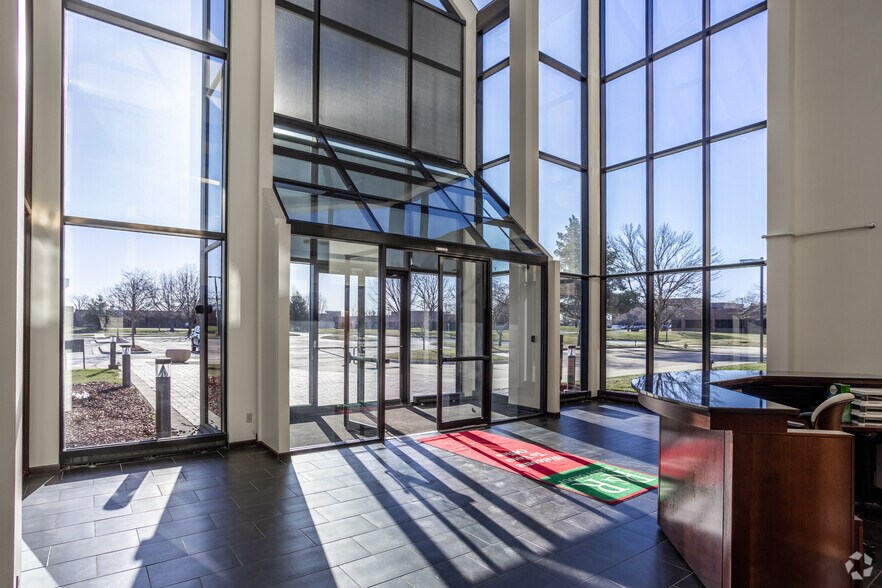 More Photos Of 4445 Corporate Dr, West Des Moines Medical For Lease