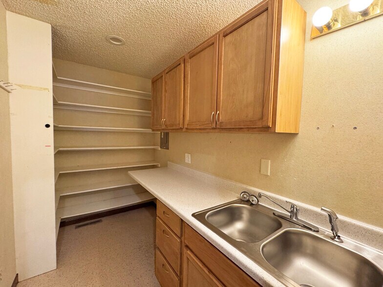 More Photos Of 1017 Robertson St, Fort Collins Medical For Sale