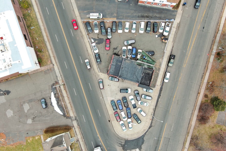 More Photos Of 385 New Park Ave, Hartford Auto Repair For Sale