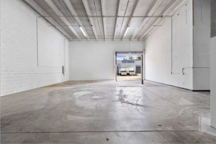 More Photos Of 1740-1742 NW 93rd Ave, Miami Warehouse For Lease
