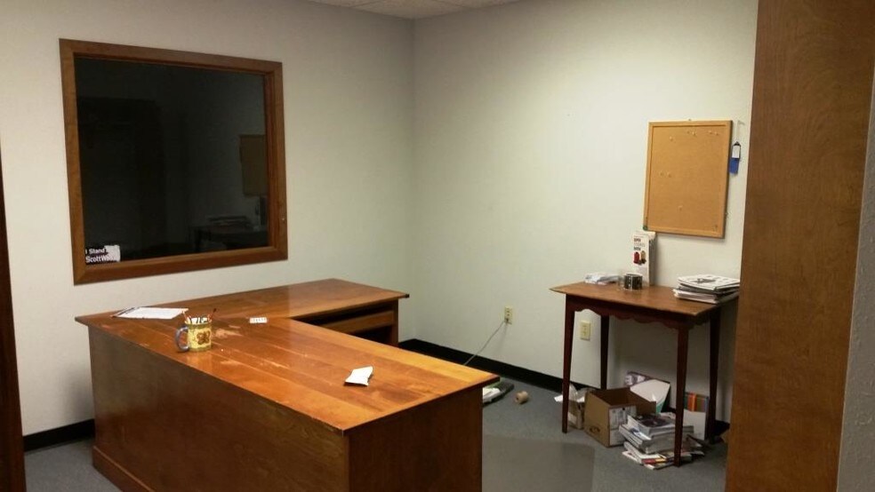 More Photos Of 1833 Executive Dr, Oconomowoc Industrial For Lease