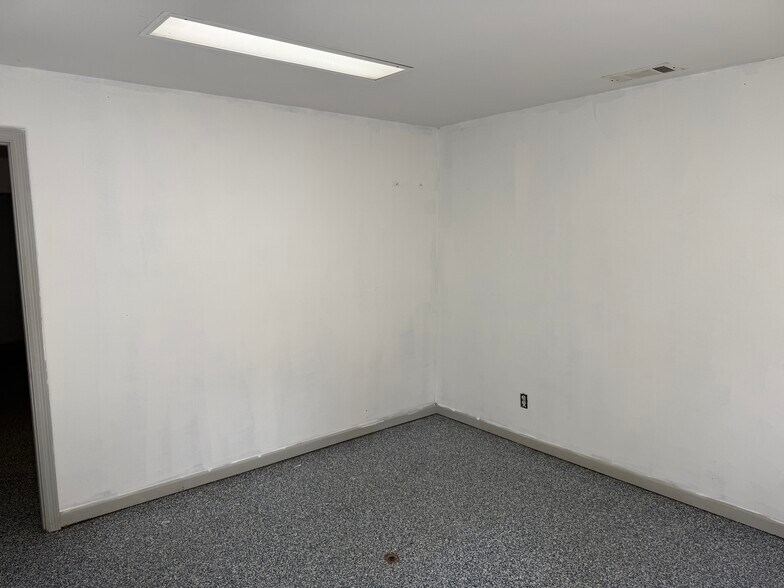 More Photos Of 2326 Walden Dr, Augusta Warehouse For Lease
