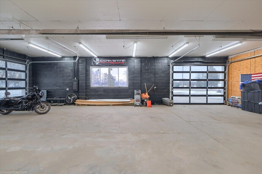 More Photos Of 5482 Miller Rd, Swartz Creek Auto Repair For Sale