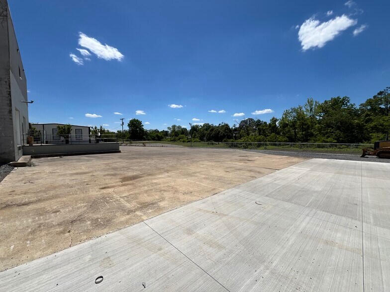 More Photos Of 3844 Dickerson Pike, Nashville Flex For Lease