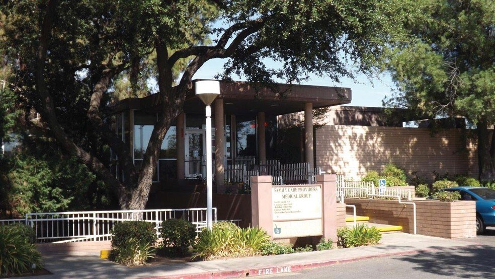 Primary Photo Of 1300 N Fresno St, Fresno Medical For Lease