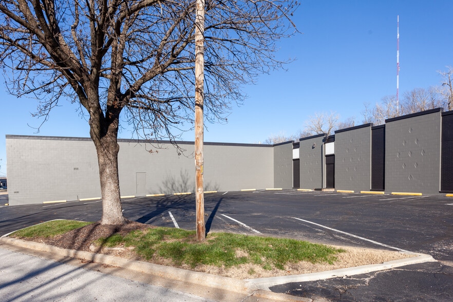 More Photos Of 3155-3175 Terrace St, Kansas City Warehouse For Lease