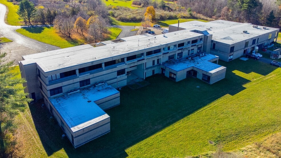 More Photos Of 275 Portsmouth Ave, Stratham Light Manufacturing For Sale