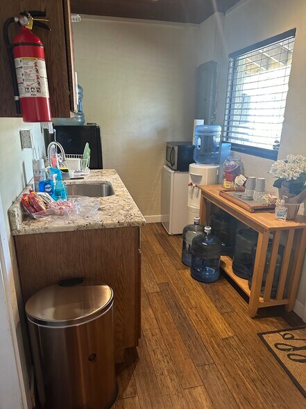 More Photos Of 3010 Manatee Ave, Bradenton Medical For Sale