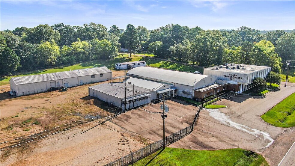 More Photos Of 5670 US-80, Jackson Manufacturing For Lease